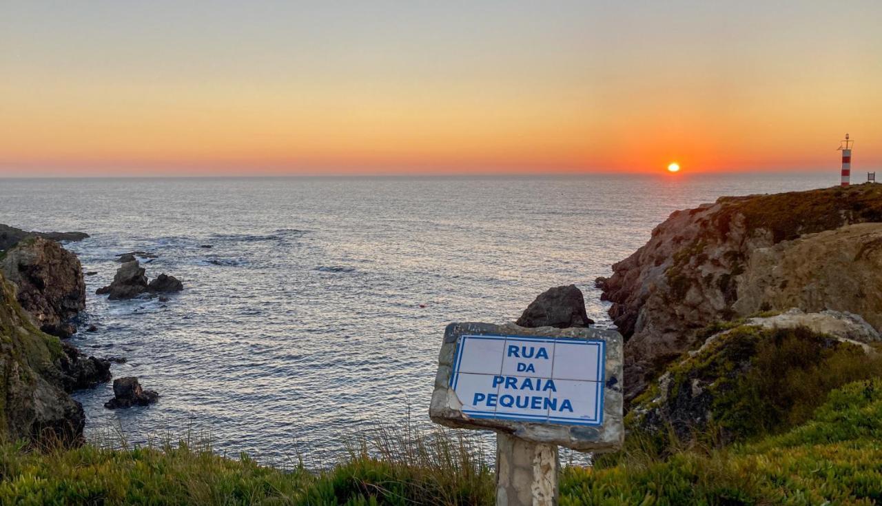 Pé na Areia, Alojamento Local Porto Covo Esterno foto